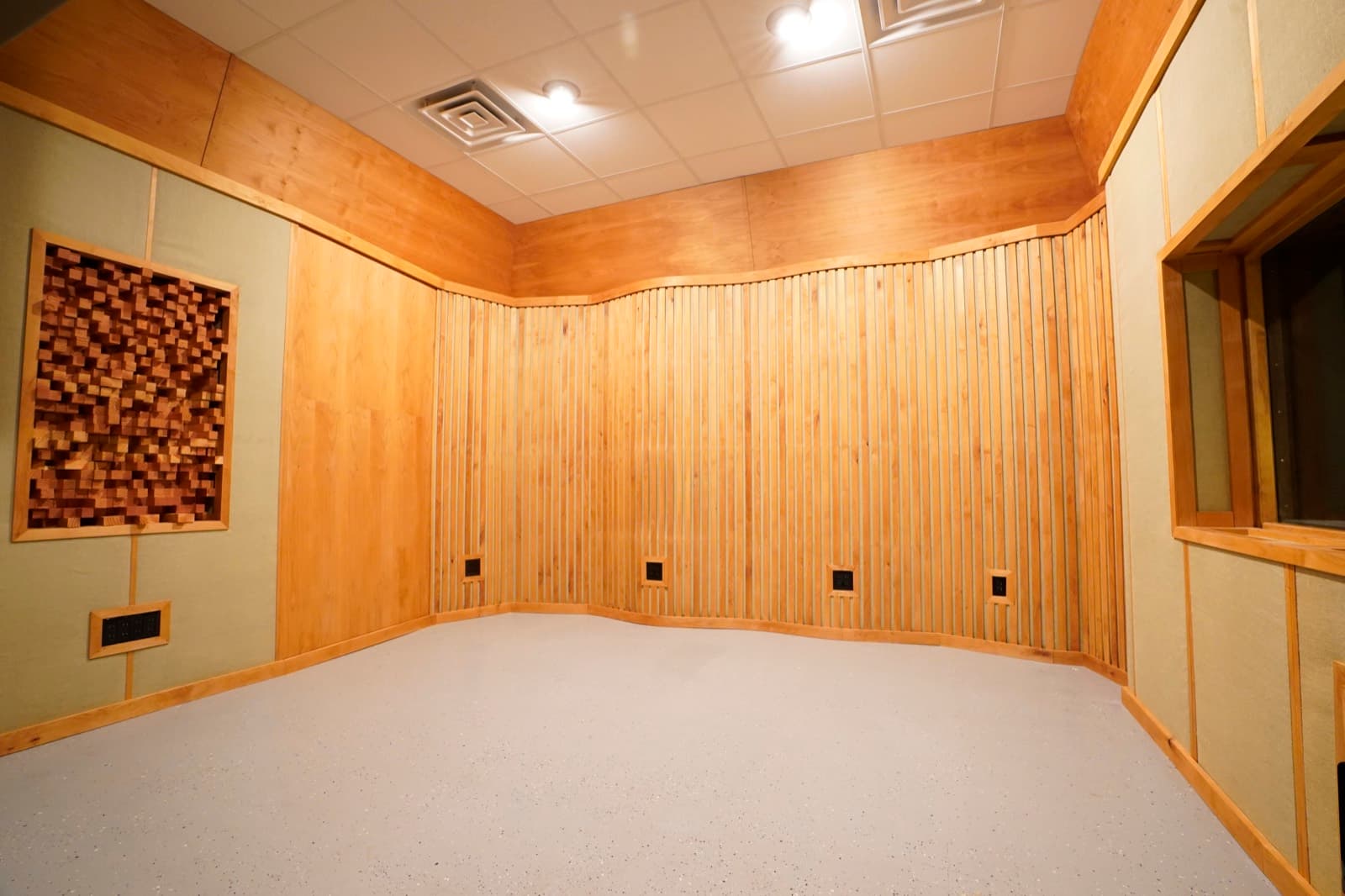 Picture of Dryw's studio