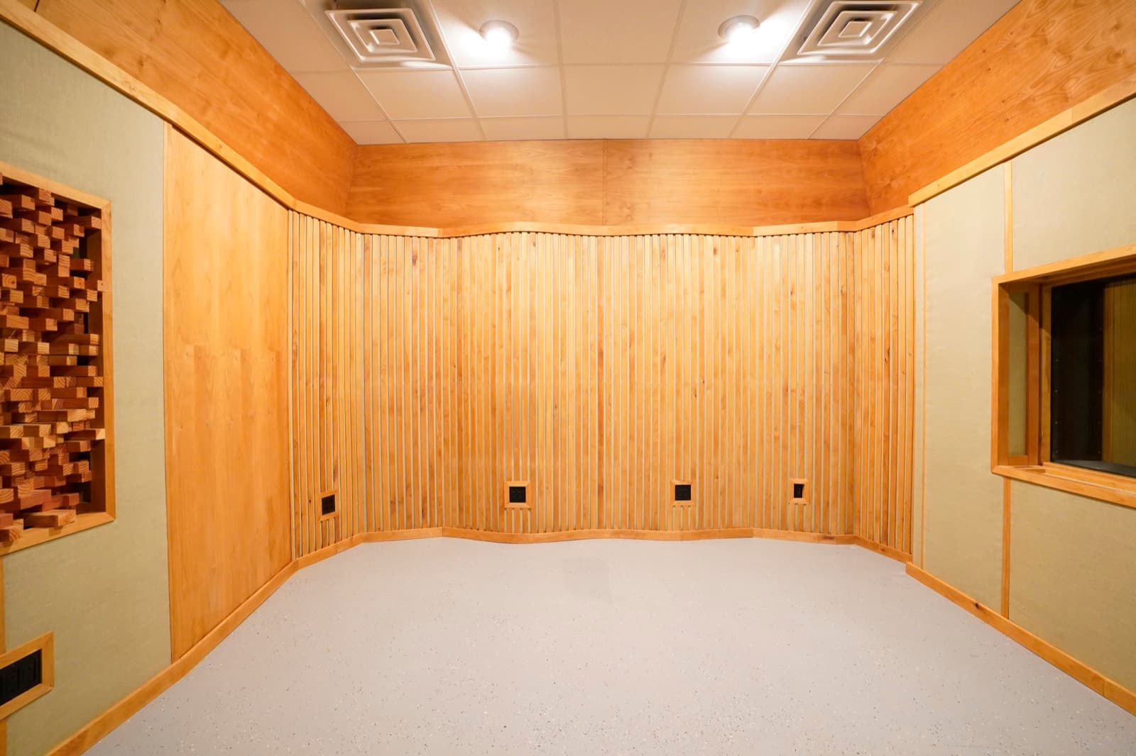 Picture of Dryw's studio