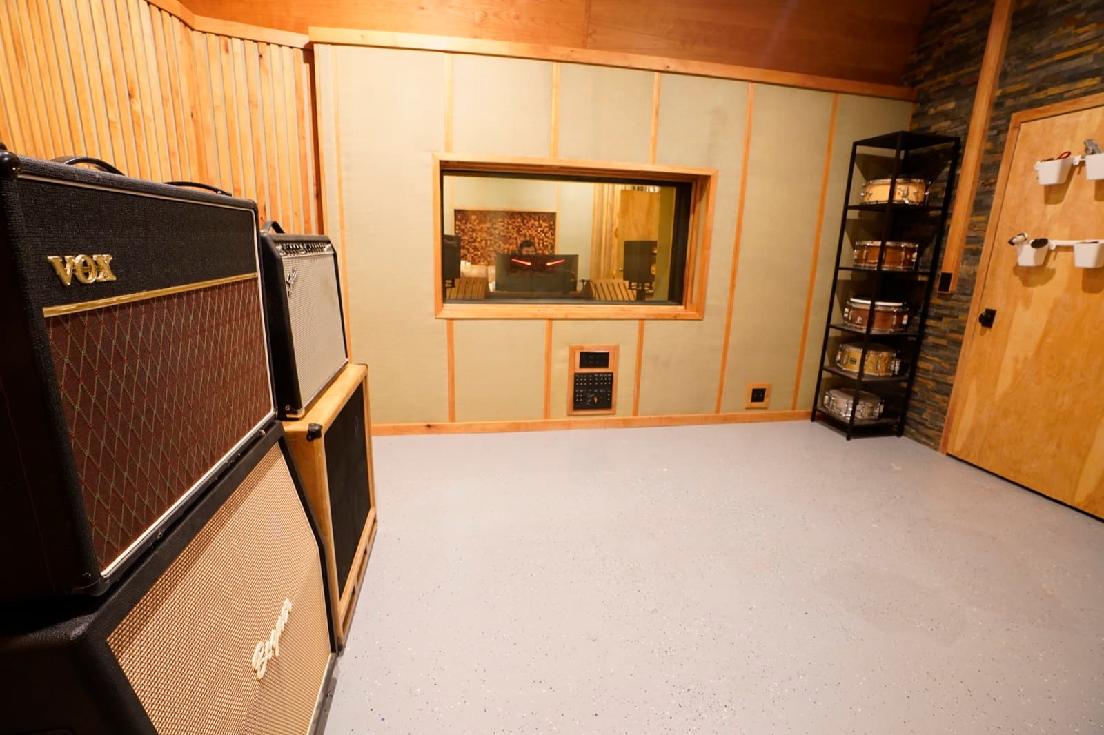 Picture of Dryw's studio amps