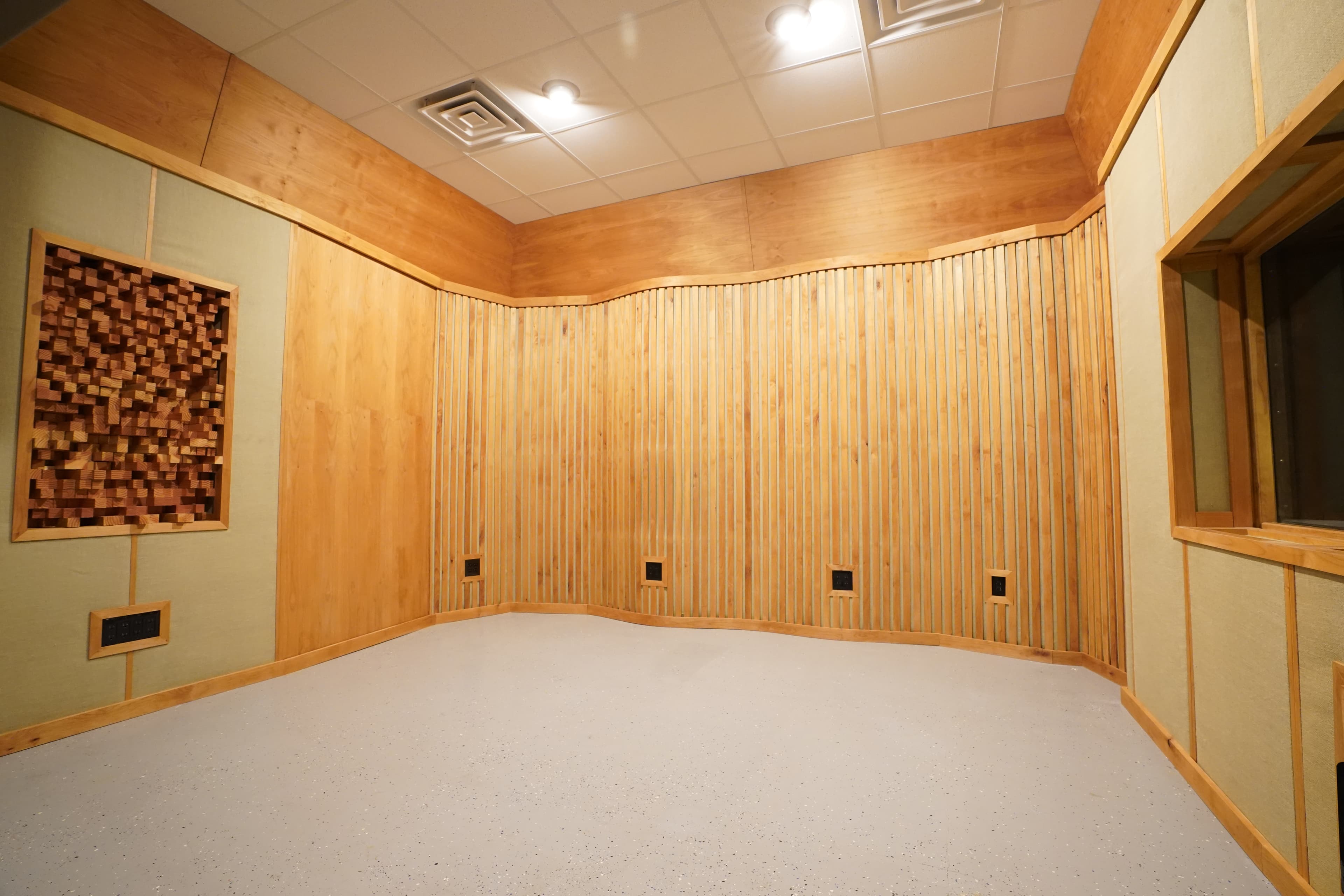 Picture of Dryw's studio